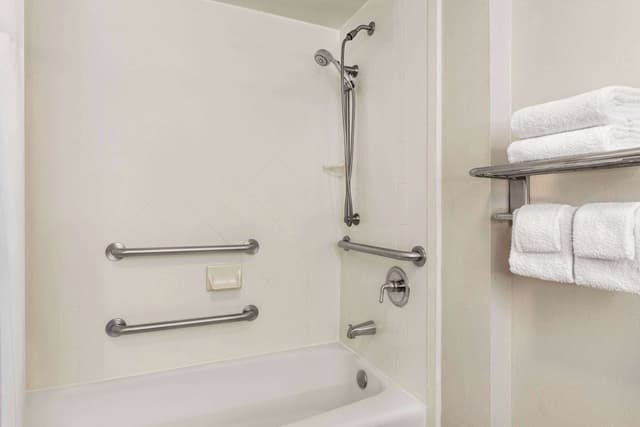 Room, 1 King Bed, Non Smoking (Mobility Accessible)