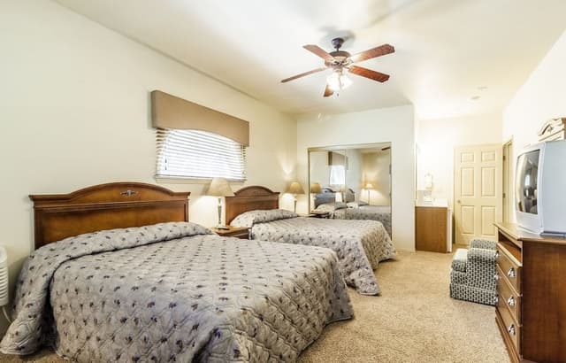 Deluxe Condo, Golf View