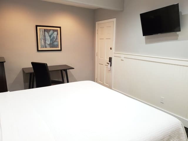 Standard Room, 1 King Bed