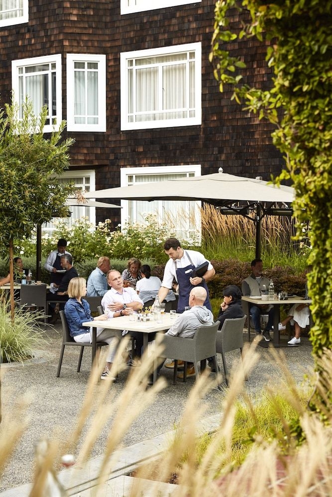 Stanford Park Hotel0