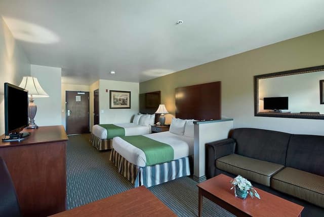 Riverview 2 Queen Suite