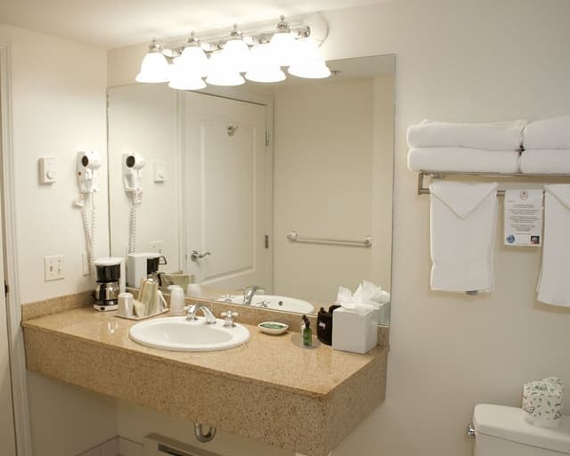 Deluxe Room, 1 King Bed, Stair Access Only