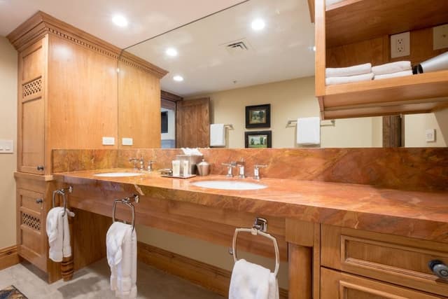 Suite, 3 Bedrooms