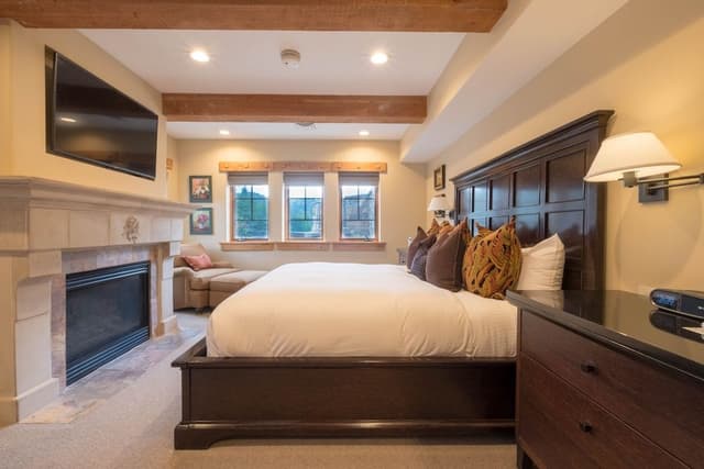 Suite, 3 Bedrooms