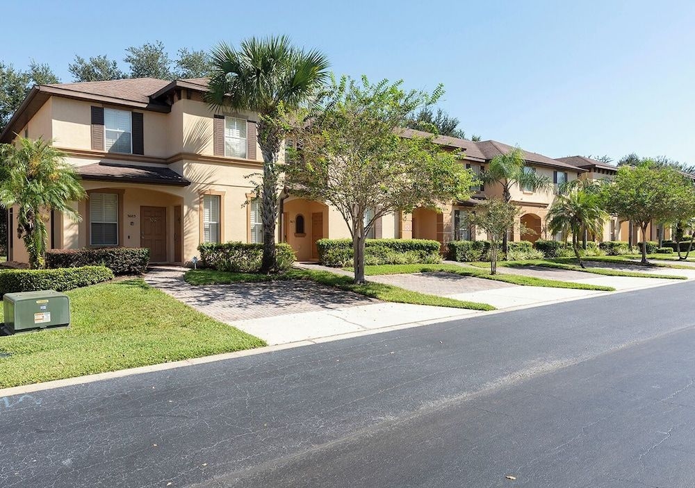 Villas At Regal Palms4