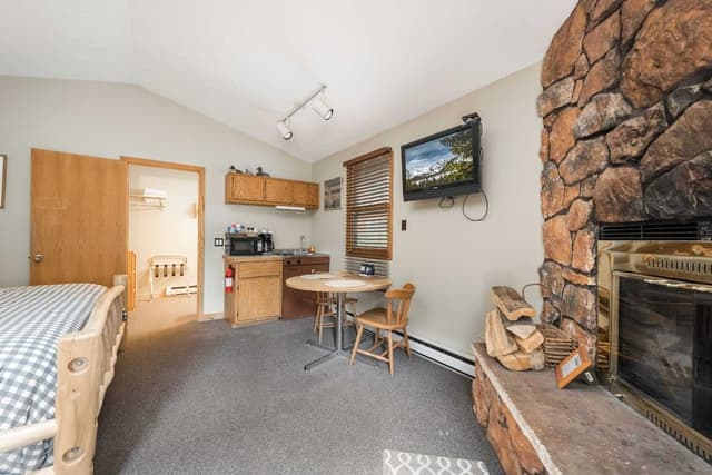 Studio, 1 Queen Bed, Hot Tub