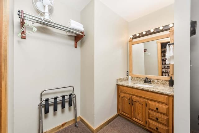 Standard Room, 1 Queen Bed