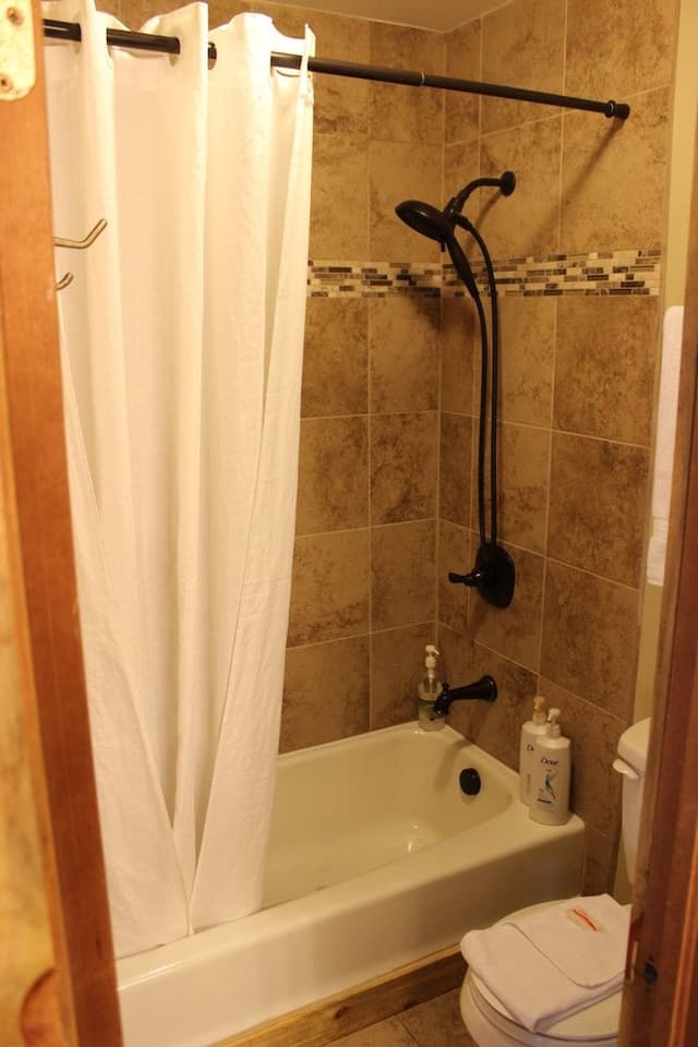 Standard Room, 1 Queen Bed