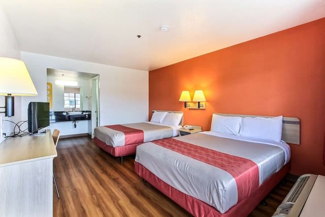 Standard Room, 2 Queen Beds, Non Smoking