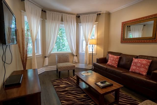 Standard Apartment, Private Bathroom (Hamlin Park #2)