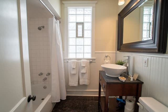 Standard Apartment, Private Bathroom (Hamlin Park #2)