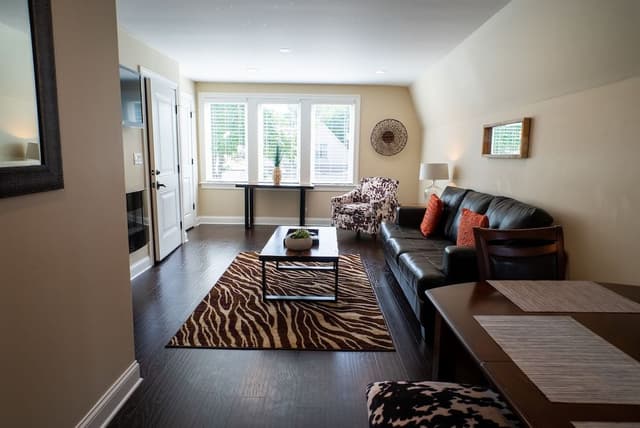 Standard Apartment, Private Bathroom (Hamilton #2)