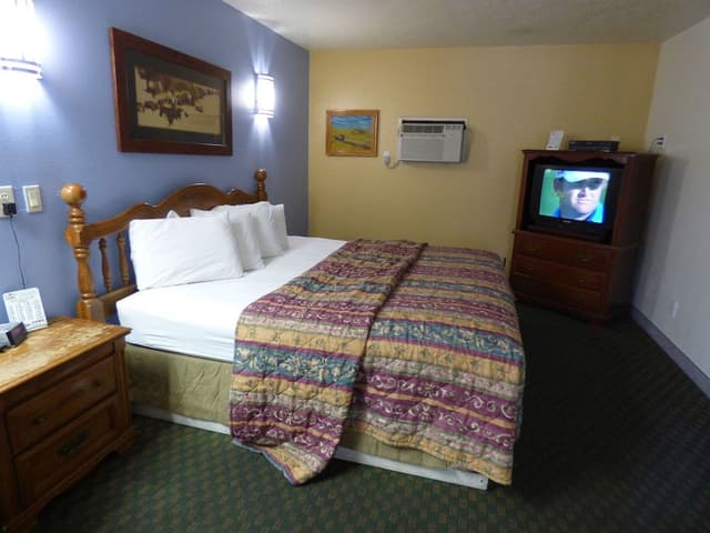 Standard Room, 1 King Bed