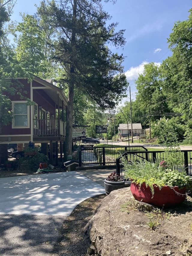 Creekside Lodge Treehouse #10
