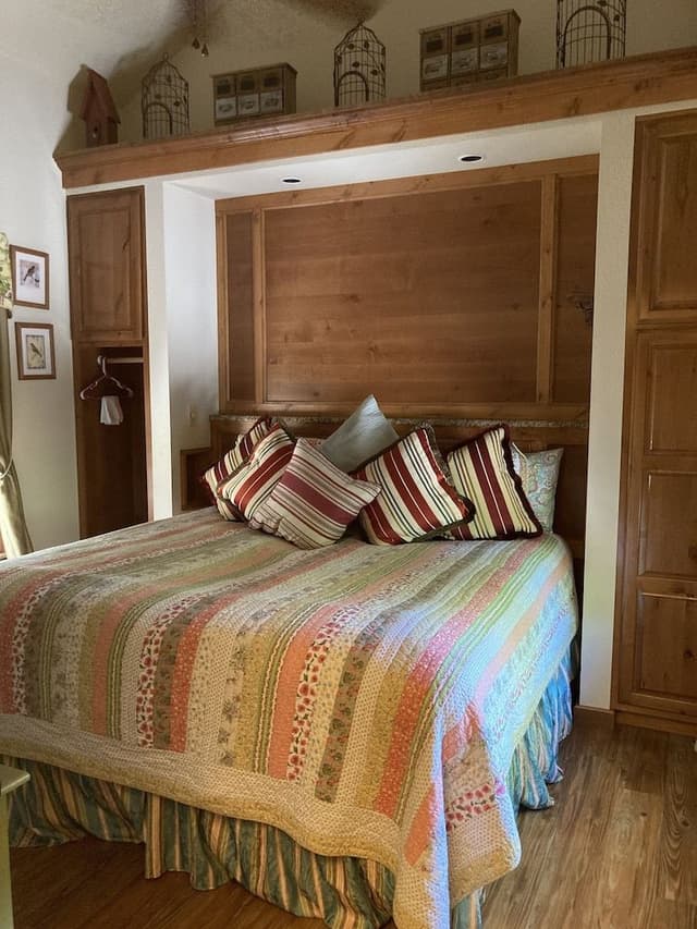 Glenbrook Cottage: Treehouse #6