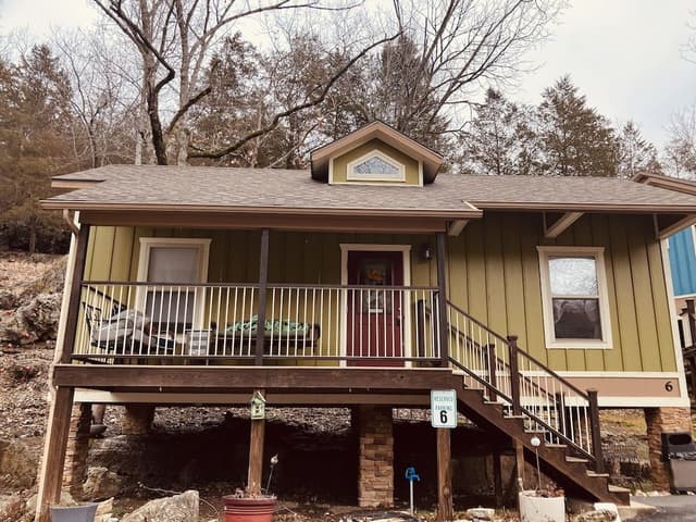Glenbrook Cottage: Treehouse #6
