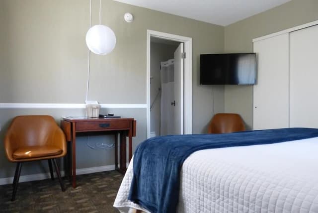 Deluxe Room, 1 Queen Bed