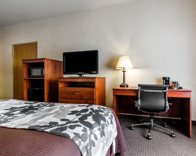 Standard Room, 2 Queen Beds, Non Smoking