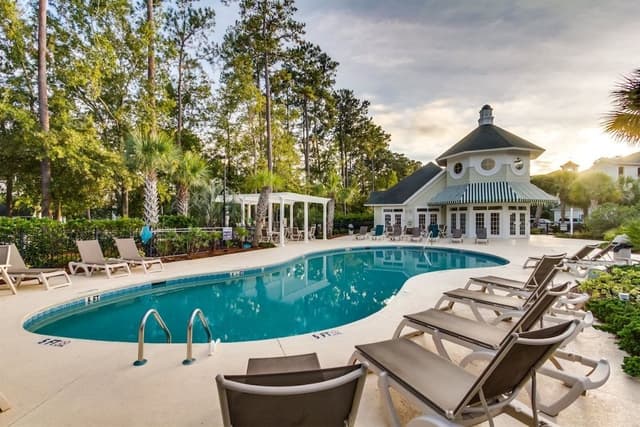 Condo, 2 Bedrooms, Balcony, Golf View (104 Cypress Point Ct - 203A)
