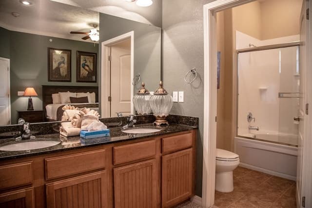 Panoramic Condo, 4 Bedrooms, Lake View, Lakeside