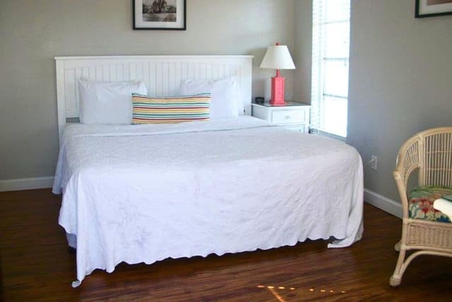 Bayside 2 Bedroom w/ Balcony (NO PETS)