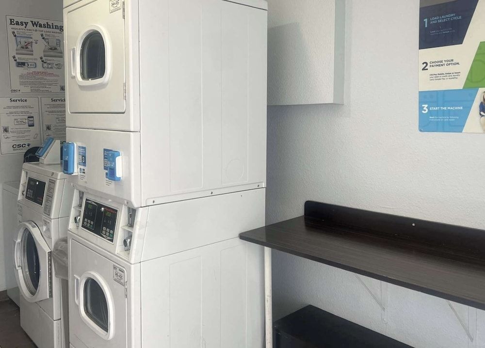 Motel 6 Tulare2