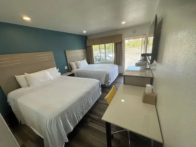 Standard Room, 2 Queen Beds