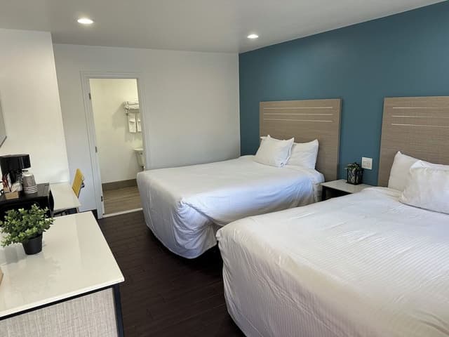 Standard Room, 2 Queen Beds