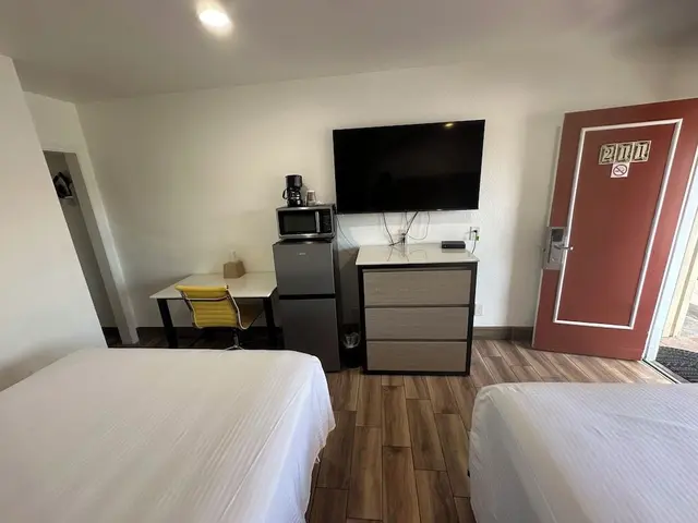 Standard Room, 2 Double Beds