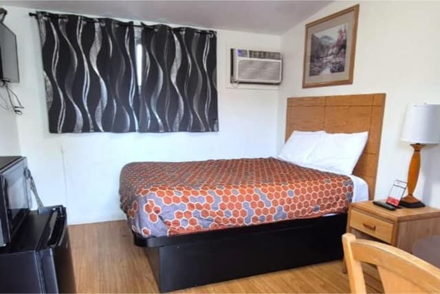 Queen Bed Non-Smoking