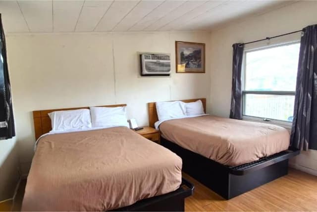 2 Double Beds Non-Smoking