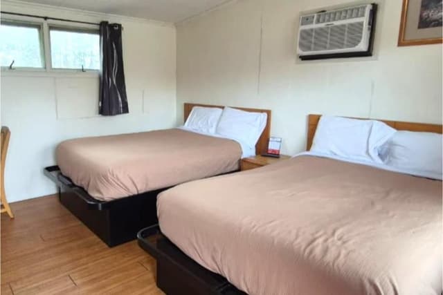2 Double Beds Non-Smoking