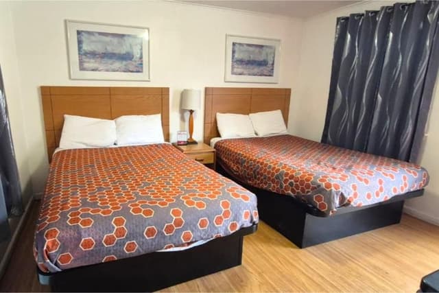 2 Double Beds Non-Smoking