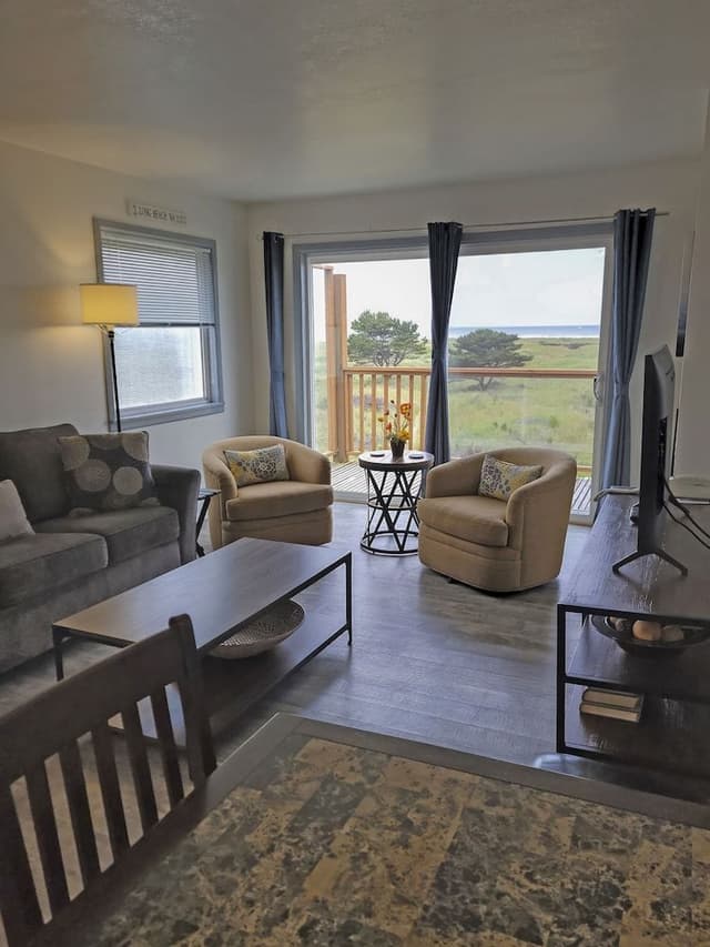 Deluxe Condo, Balcony, Ocean View (3rd Floor)