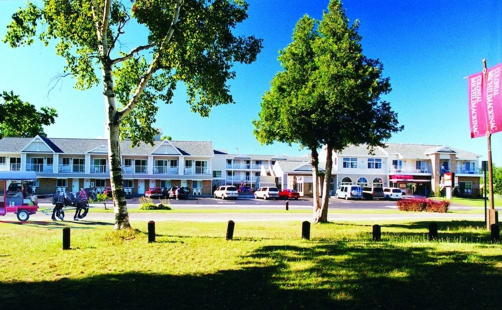 Parkside Inn Bridgeview3