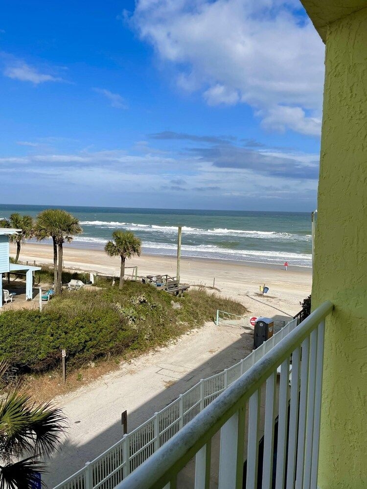 Symphony Beach Club4