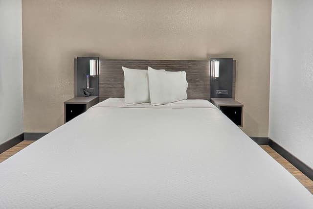 Standard Room, 1 Queen Bed, Non Smoking