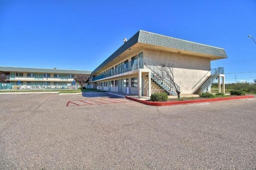 Motel 6 Douglas0