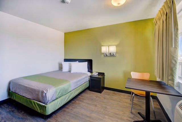 Standard Room, 1 Queen Bed, Non Smoking