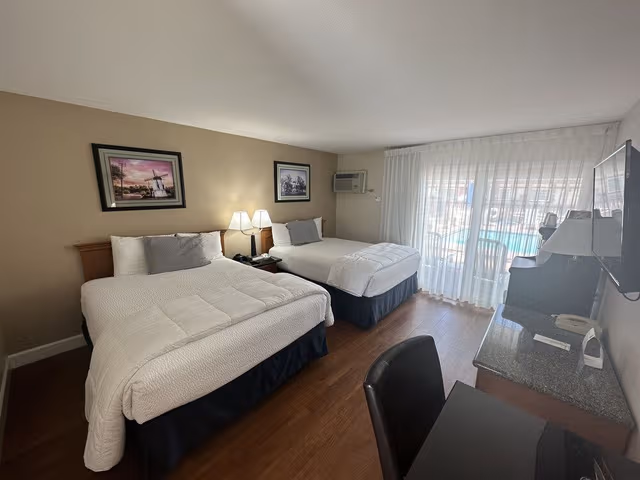 Signature Room, 2 Queen Beds Ground Floor, Patio (2 Queen Beds nonsmoking)