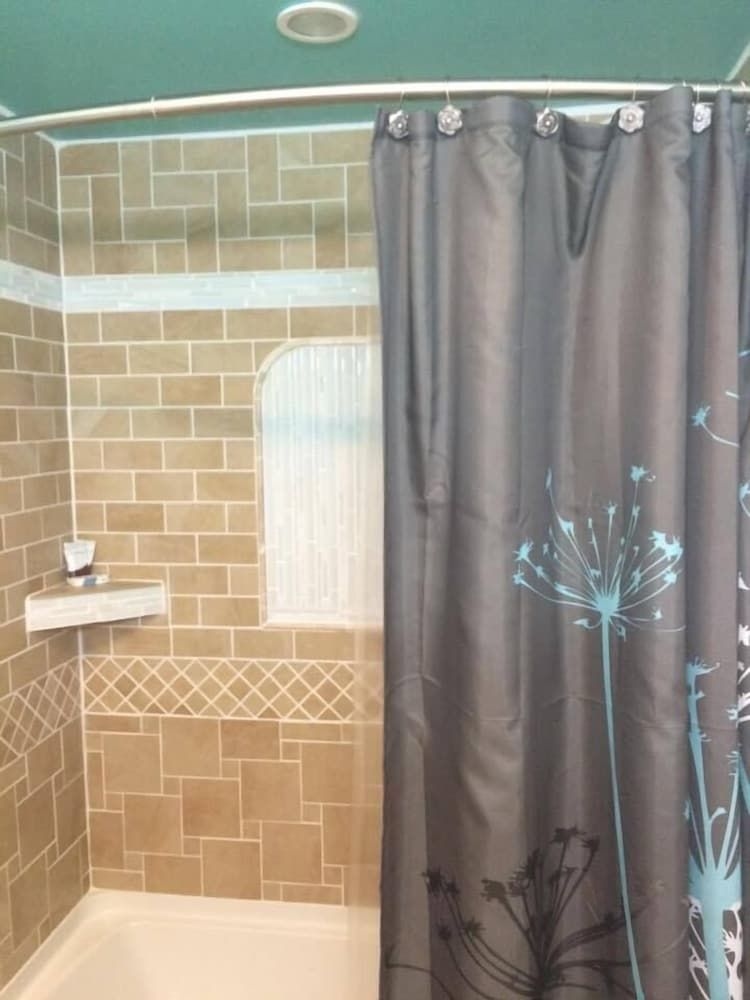 Travel Inn And Suites2