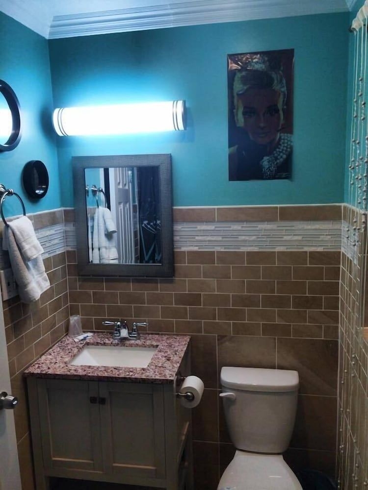 Travel Inn And Suites3