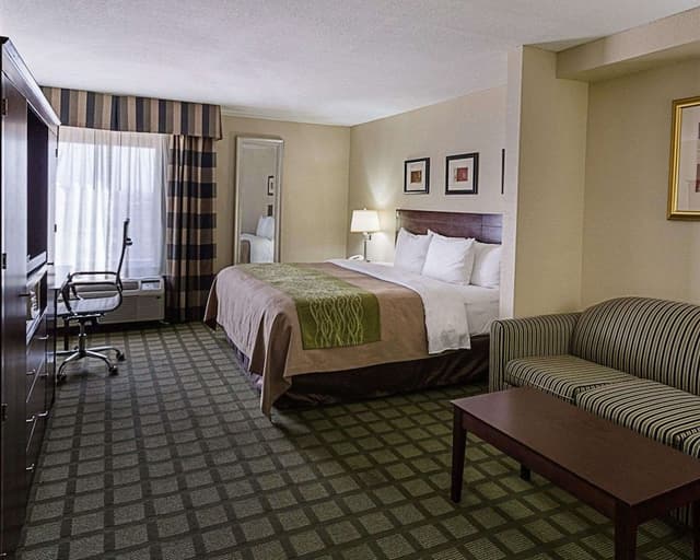 Suite, 1 King Bed, Non Smoking