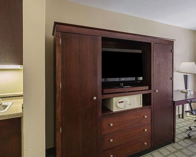 Suite, 1 King Bed, Non Smoking