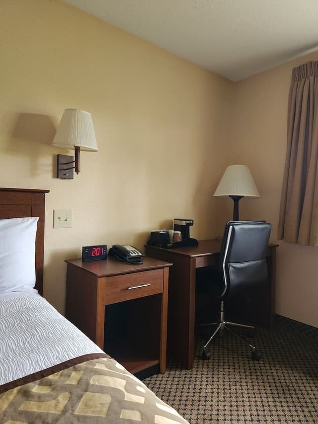 Standard Room, 1 King Bed