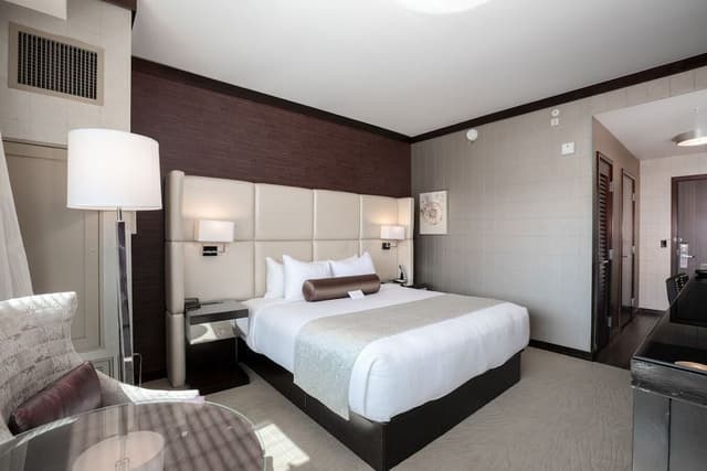 Deluxe Room, 1 King Bed - Adult Only 21+ (Viejas Hotel)