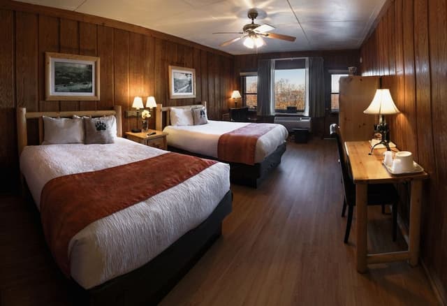 Deluxe Room, 2 Queen Beds