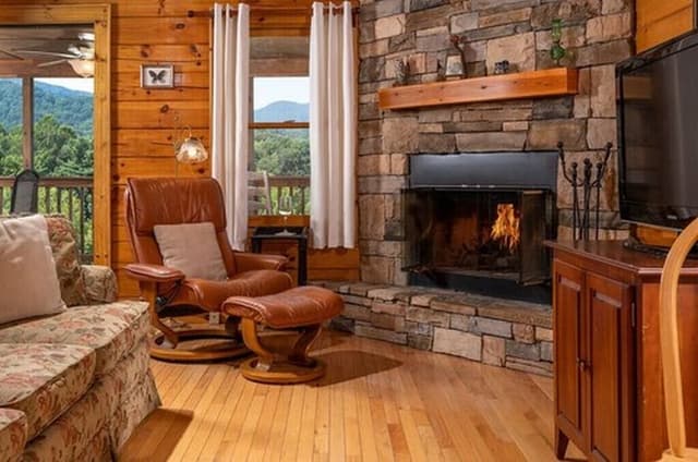 Cabin, Private Bathroom (Mount Mitchell Cabin - No Breakfast, No Pets)