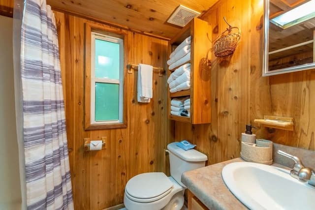 Cabin, Private Bathroom (Balsam Mountains Cabin- No Breakfast, No Pets)