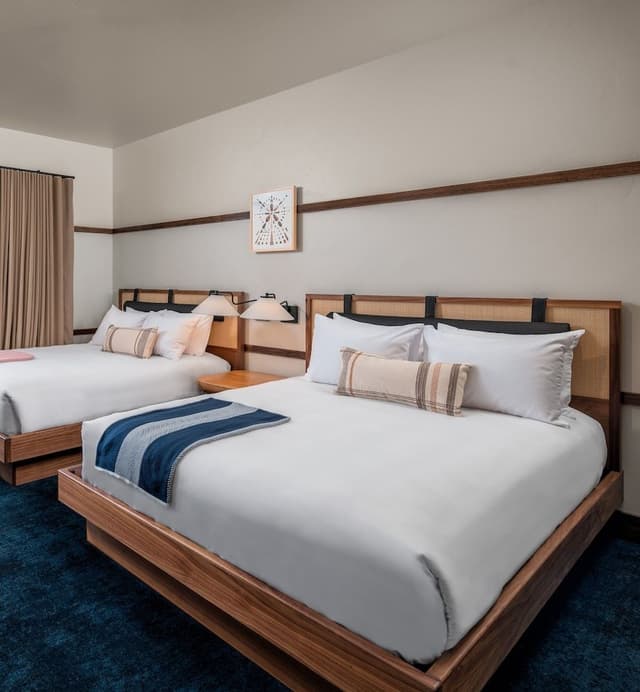 Standard Room, 2 Queen Beds, Mountain View